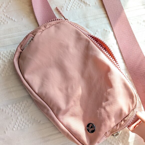 lululemon belt bag - Picture 3 of 3